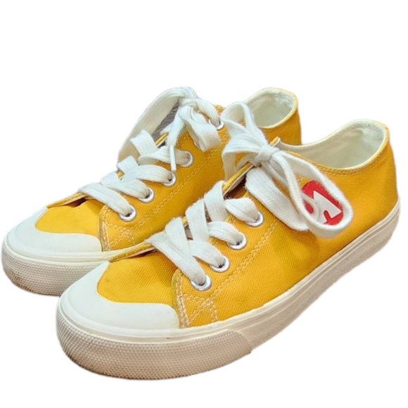 ❤️2/$18 Airwalk Icon sneakers Yellow / White Size 5.5 - Picture 1 of 6